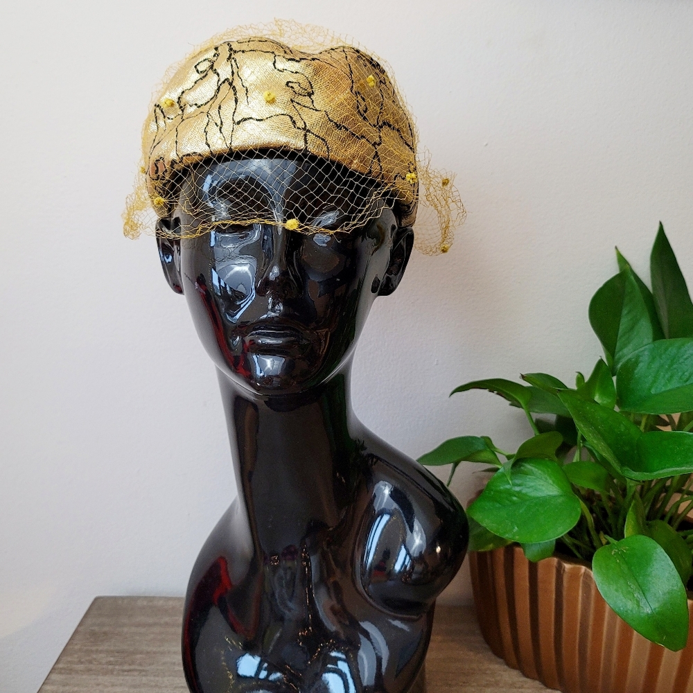 VTG 60s Gold Lamรฉ Pillbox Hat